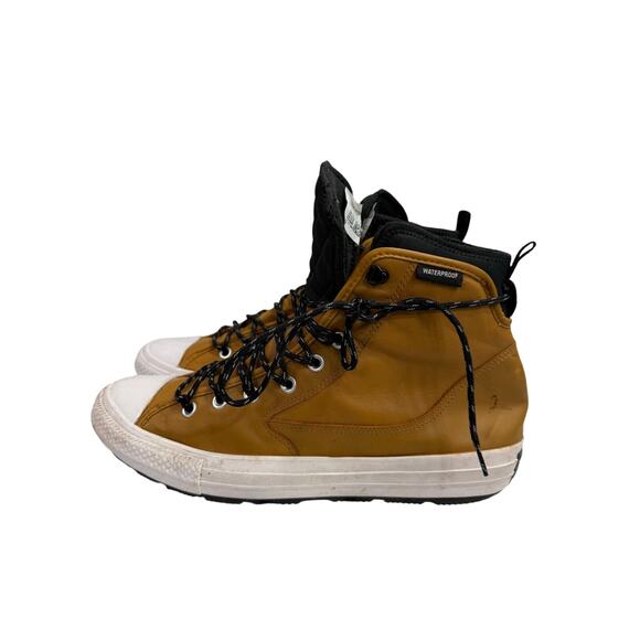 Converse Chuck Taylor Men’s High boot Size 12 # box M935